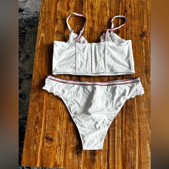 Savage x Fenty Serving Court Bustier & Brazilian panty set NWOT - Picture 11 of 14